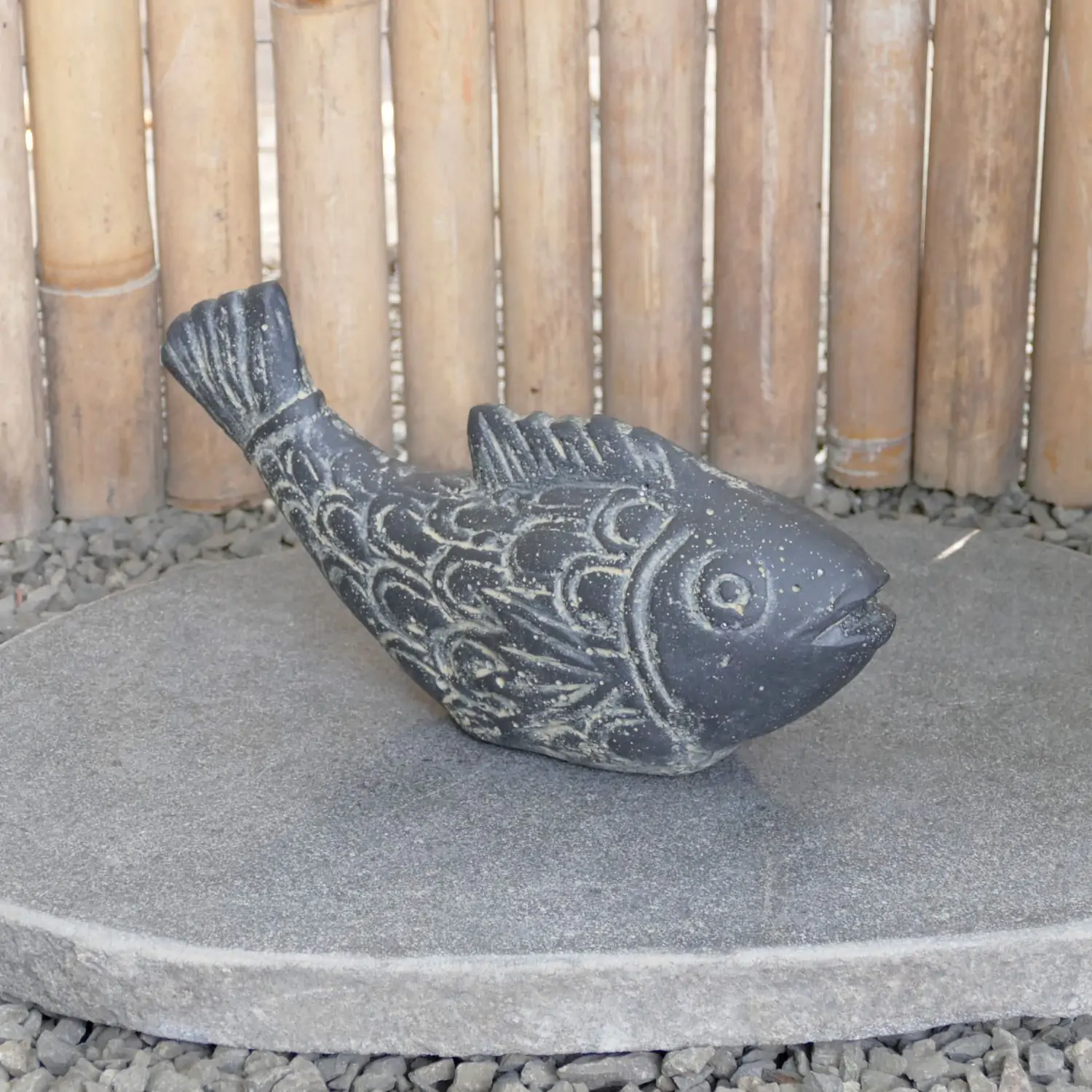  Product image 1 of the product “Fish, 28 cm L | Cast stone, handcrafted & coloured 28 cm”